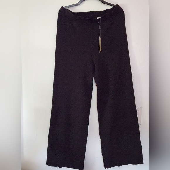 NWT Tahari, size L, black pull on Knit pants - Picture 1 of 3